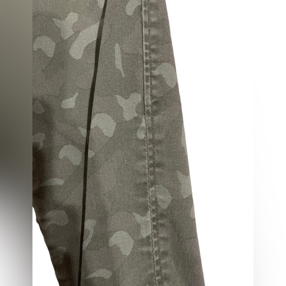 Market & Spruce- Camo skinny pant - Picture 7 of 7